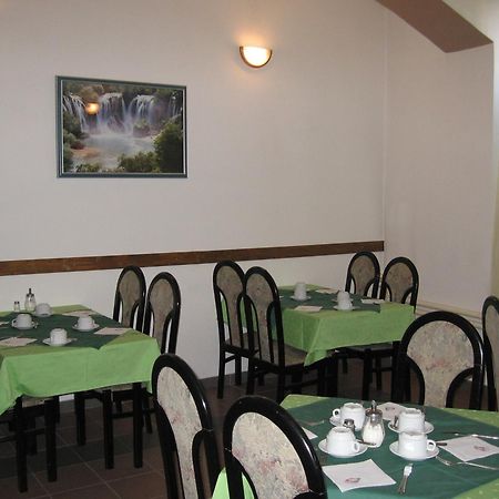 פולה Hotel Veli Joze מראה חיצוני תמונה