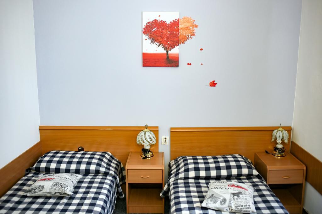 פולה Hotel Veli Joze מראה חיצוני תמונה