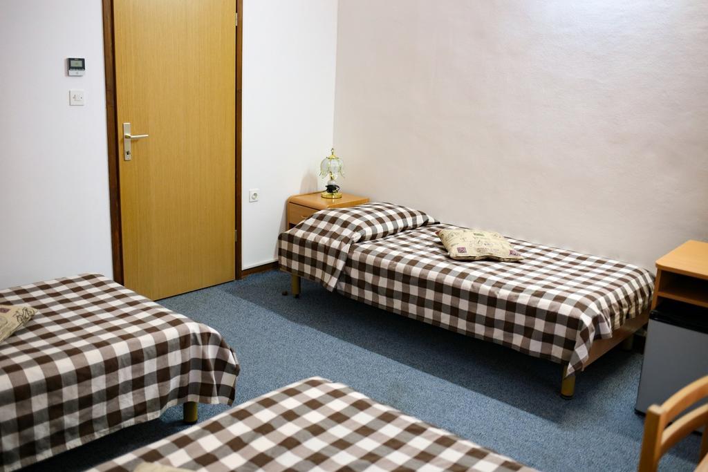 פולה Hotel Veli Joze מראה חיצוני תמונה