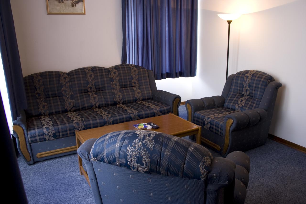 פולה Hotel Veli Joze מראה חיצוני תמונה